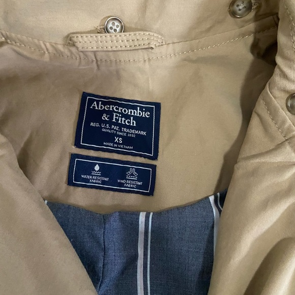 Abercrombie & Fitch Camel Trench Jacket with Belt - Picture 3 of 3